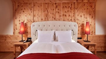 Das Doppelbett der Suite Fugger Royal