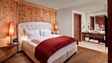 Das Schlafzimmer mit Doppelbett der Suite Fugger Noblesse