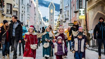 Kinder beim Nikolausumzug