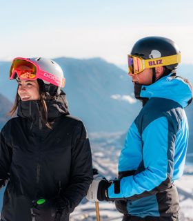 Zwei Skifahrer