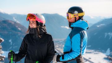 Zwei Skifahrer