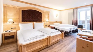 Juniorsuite Löwenegg mit Doppelbett und Schlafcouch